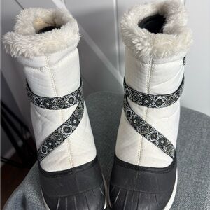 Baffin Polar Snow Waterproof Women's White and Black Winter Boots